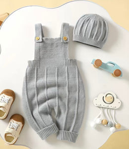 Knitted overall set